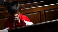Kněží a mnichů, kteří sexuálně zneužívali děti, byly ve Francii tisíce