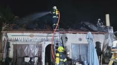 Požár rodinného domu na Břeclavsku. Hasiči zachránili majetek za desítky milionů