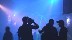 Na parket s rouškou a dezinfekcí! České bary začínají pomalu ožívat