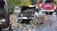 Auto vylétlo ze silnice, řidič zemřel. Dnes už tři mrtví
