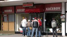 FOTO: V pražském hotelu se oběsil muž