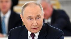 Lidé se baví nad videem z Kremlu. Co to má Putin s hlavou, vysmívají se mu