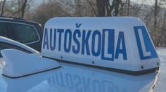 Autoškoly na Prachaticku prošetřuje policie. Za úplatu měly ulehčovat zkoušky