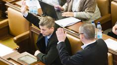 Pekárek se poslaneckého křesla vzdát nehodlá. Pozastavil ale členství v ODS