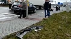 Pavel Vítek měl nehodu, jeho nepojízdné auto museli odtáhnout