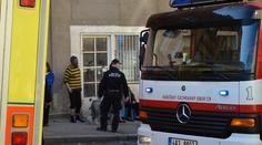 DRAMA v pražských Nuslích: V hořícím bytě zůstala starší žena s mužem!