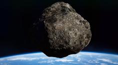 Asteroid velký jako dodávka pronásleduje Zemi. Rychle se k ní řítí