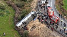 Tragédie v turecké Antalyi. Autobus sjel ze silnice, zemřelo devět lidí