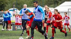 Figo proháněl na Žižkově české děti. Poborský zkoušel legendární lob