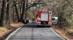 Řidiče z plamenů vytáhli svědci, jinak by v autě uhořel! VIDEO