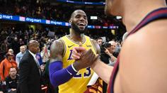 LeBron se vrátil do Clevelandu! Předvedl show a Lakers vyhráli