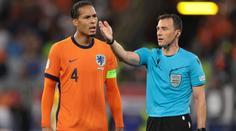 Rozhodčí se musí zodpovídat za své výkony, běsnil po semifinále van Dijk