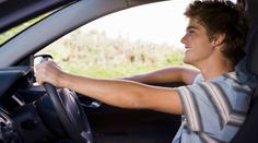 Proč mladí řidiči bourají častěji? Může za to jejich paměť, tvrdí studie