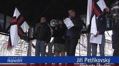 Demonstrace desítek pravicových extremistů
