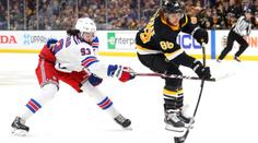 Pastrňák s Krejčím rozhodli o výhře Bostonu. Zářili i Vrána s Voráčkem