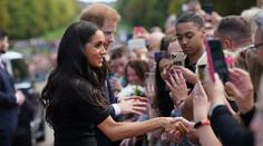 První portrét nejužší královské rodiny. Harry a Meghan mají konečně jasno