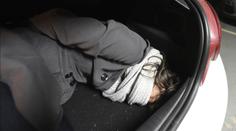Únosce ji měl držet v kufru auta. Žena odhalila mrazivé detaily