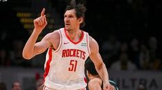 Hráč v NBA schválně minul trestný hod. Chtěl tím potěšit fanoušky soupeře