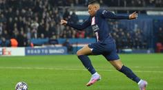 Neměl jsem hrát, ale chtěl jsem pomoct spoluhráčům, řekl po porážce Mbappé