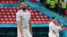 První velký odchod z Chelsea, Giroud má namířeno za Zlatanem