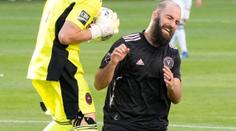 Angažmá v MLS? Budu tam hrát s cigaretou v puse, myslel si Higuaín