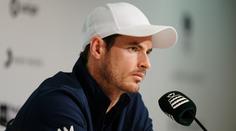 Murray promluvil o masakru, kterého byl svědkem. Vraha znal osobně