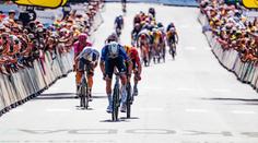 Velký trapas Tour de France. Cyklistické hvězdy místo špíny spaly venku