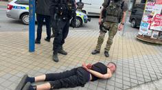 Vražda mezi známými. Podezřelý měl ruce od krve, když ho chytla policie