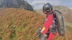 Záchranná akce v horách! Ke zraněnému se lékař dostal pomocí Jetpacku
