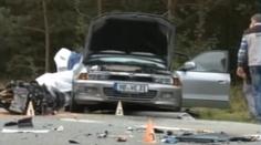 TRAGICKÁ NEHODA: Dva mrtví na silnici, motorka vlétla do auta