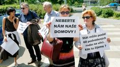 "Se správcem není řeč," tvrdí klienti H-Systemu. Žijí v nejistotě