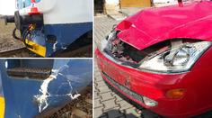 To jsou věci! Řidička se srazila s vlakem, sebrala nárazník a odjela