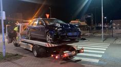 Auto vjelo do lidí v bráně boleslavské škodovky, několik zraněných