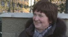 Žena našla u popelnic tašku s 50 tisíci, odevzdala ji policii