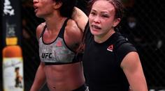 UFC galavečer ovládly dámy! Po pěti kolech se radovala Watersonová