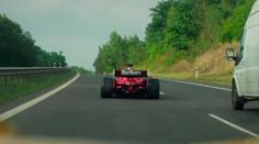 Po dálnici D4 se proháněla formule. Řidiči hrozí pokuta i trestní body