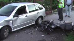 SMETL MOTORKÁŘE! Řidič najel do protisměru