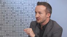 Konec Uhlíře doprovází prapodivná komunikace. Práci nemohl dokončit, říká Školník