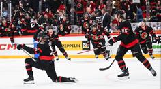 Parádní gól v NHL! "Baseballový odpal" rozhodl o výhře 2 vteřiny před koncem