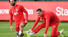 Dobrák Salah! Přijel natankovat a platil za všechny, přidal se i spoluhráč