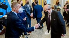 VIDEO: Babišovo děleno v adrese. Válka sepsul za češtinu, sám udělal chybu
