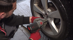 Test zimních pneumatik. Od některých modelů se držte dál, vzkazuje ADAC
