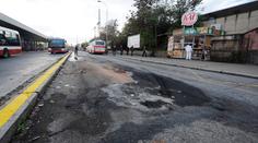 Vrak autobusu na Smíchově zmizel. Odvezl ho majitel, přelstil úřady