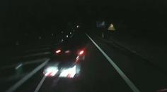 VIDEO: Hazardér s vozíkem. Řidič mercedesu převedl šílený manévr