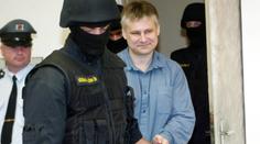 Kajínek píše z vězení: Chci domů, spravedlnost se schovává