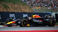 Verstappen vyhrál i v Barceloně. Russellovi nepomohl ani výborný start