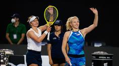 Krejčíková se Siniakovou postupují ze skupiny, porazily vítězky Wimbledonu