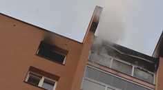 Za květnový požár paneláku v Ostravě mohou výrobci drog. Policie je zadržela