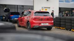 Jsou celoroční pneumatiky dobré řešení? Test mezi nimi odhalil propastné rozdíly