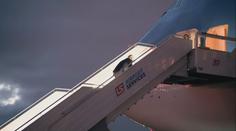 VIDEO: Bidenova noční můra. Nástup do Air Force One mu opět znepříjemnily schody